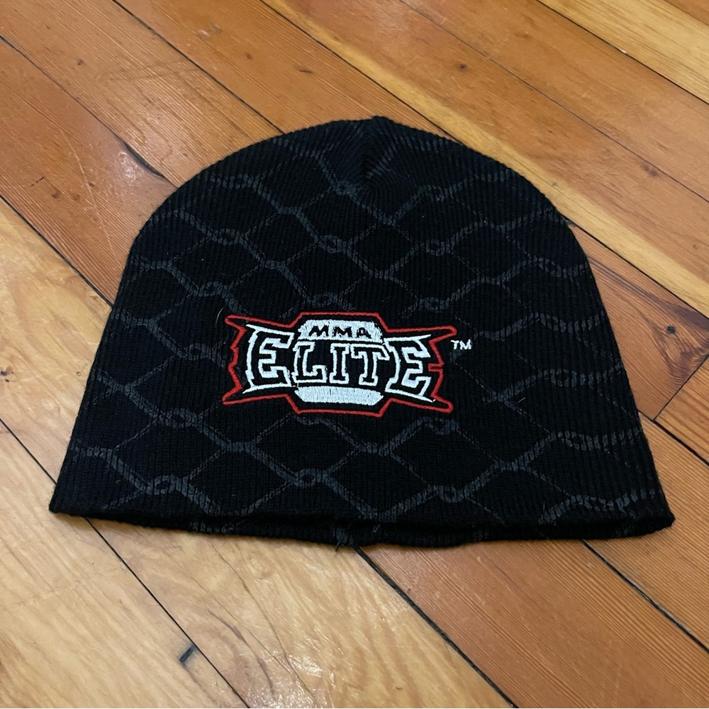 Black Knit Beanie with Subtle Pattern